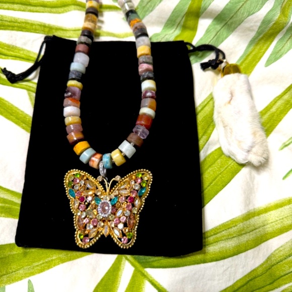 Rockstar in Rome butterfly brooch necklace - Picture 6 of 6